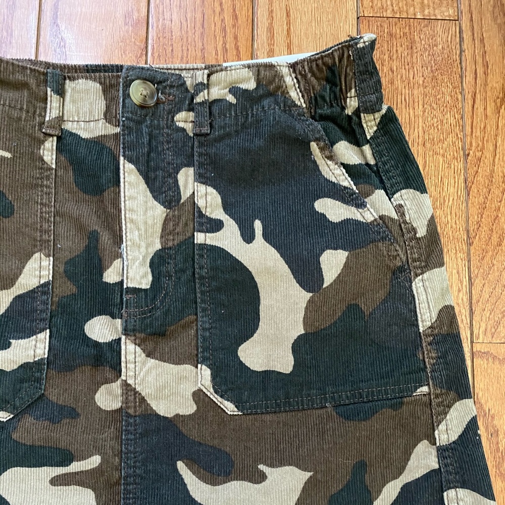Camo Mini Skirt - Picture 2 of 5